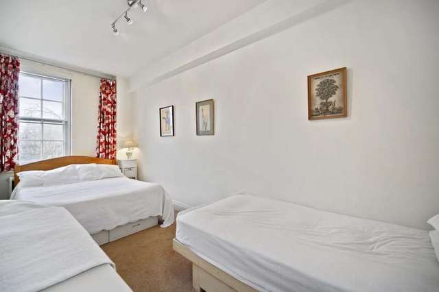  Image of 1 bedroom Flat for sale in Kensington Park Road London W11 at Matlock Court  46 Kensington Park Road, W11 3BS
