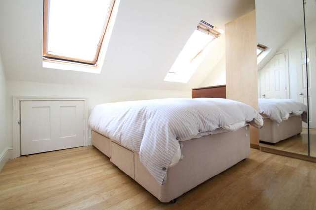  Image of 1 bedroom Flat to rent in Mayfield Road Sanderstead South Croydon CR2 at Sanderstead, CR2 0BD