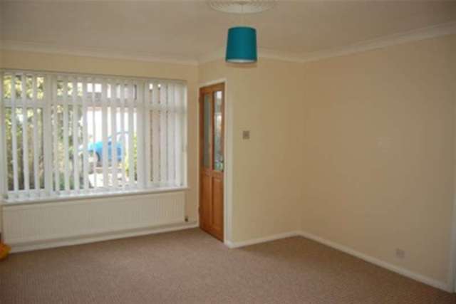  Image of 3 bedroom Detached house to rent in Maywood Avenue Eastbourne BN22 at Eastbourne, BN22 0TJ