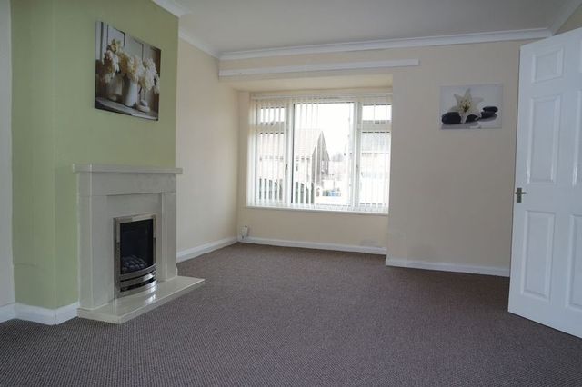  Image of 3 bedroom Semi-Detached house to rent in Meaford Drive Blurton Stoke-on-Trent ST3 at Meaford Drive Blurton Stoke-On-Trent, ST3 2BG
