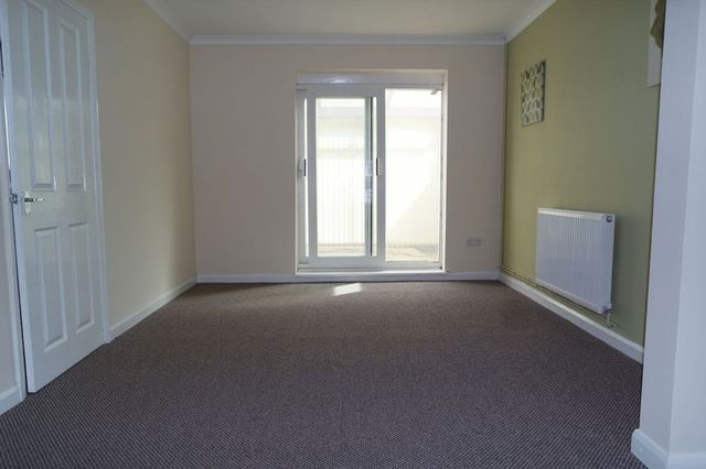  Image of 3 bedroom Semi-Detached house to rent in Meaford Drive Blurton Stoke-on-Trent ST3 at Meaford Drive Blurton Stoke-On-Trent, ST3 2BG