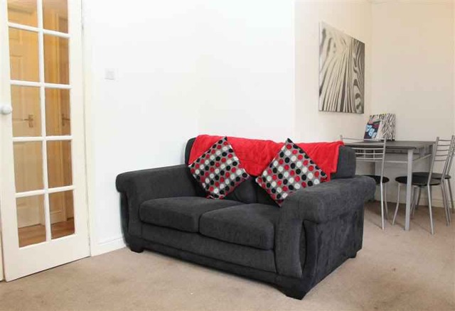  Image of 2 bedroom Flat to rent in Mid Street Bathgate EH48 at Bathgate West Lothian West Lothian, EH48 1PT