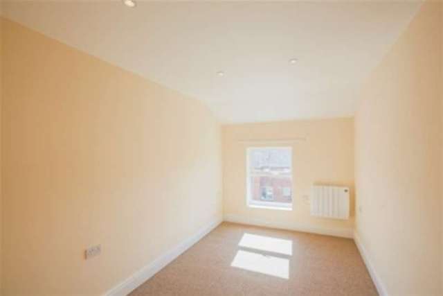  Image of 1 bedroom Flat to rent in Middleton Road Banbury OX16 at Banbury, OX16 3QS