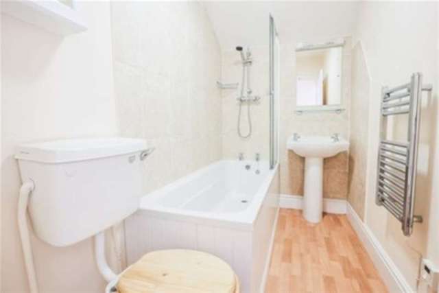  Image of 1 bedroom Flat to rent in Middleton Road Banbury OX16 at Banbury, OX16 3QS