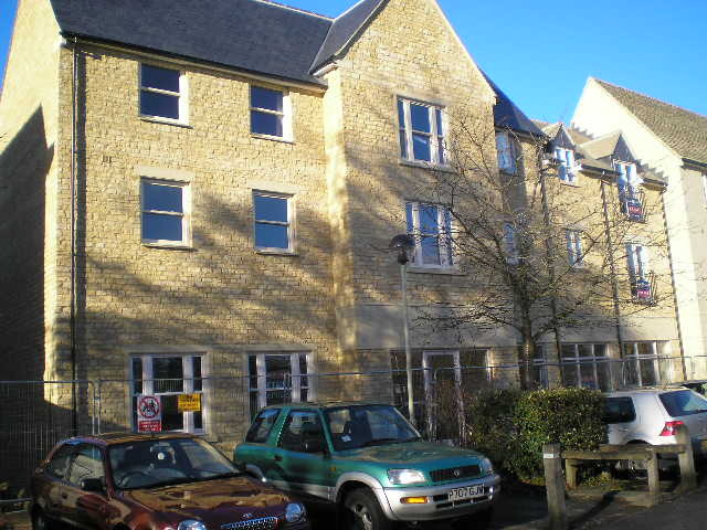  Image of 1 bedroom Flat to rent in Mill Walk Witney OX28 at Witney, OX28 6FY