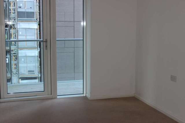  Image of 2 bedroom Apartment for sale in Millharbour London E14 at Millharbour Isle Of Dogs London, E14 9DT