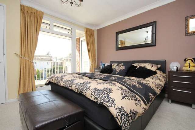 Image of 3 bedroom Detached house for sale in Milton Close Henley-on-Thames RG9 at Henley-On-Thames, RG9 1UJ