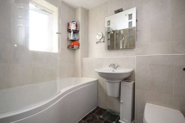  Image of 3 bedroom Detached house for sale in Milton Close Henley-on-Thames RG9 at Henley-On-Thames, RG9 1UJ