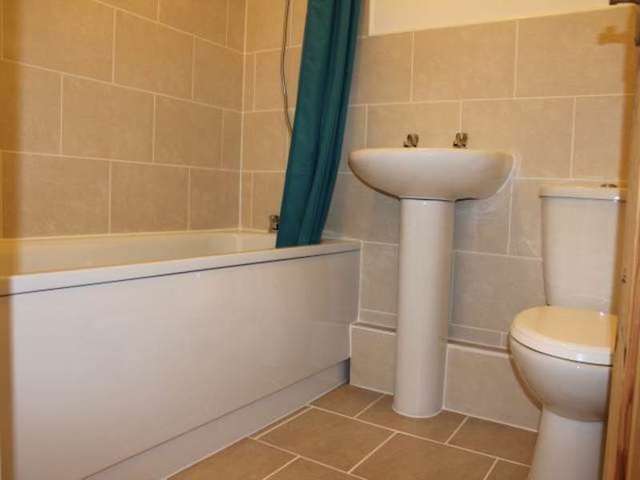  Image of 2 bedroom Flat to rent in Milton Road Weston-super-Mare BS23 at Weston-super-Mare North Somerset Weston-super-Mare, BS23 2UW
