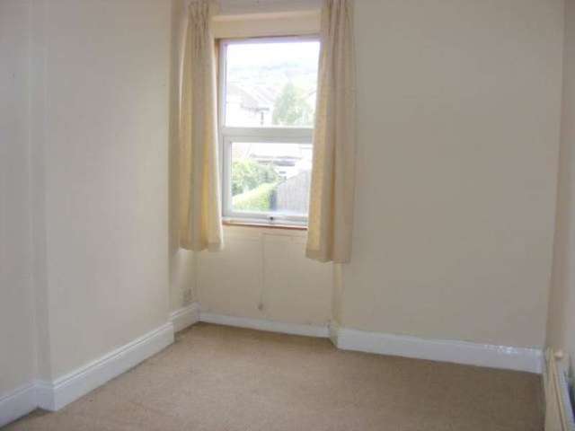  Image of 2 bedroom Flat to rent in Milton Road Weston-super-Mare BS23 at Weston-super-Mare North Somerset Weston-super-Mare, BS23 2UW