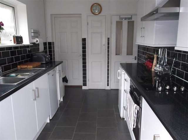  Image of 2 bedroom Bungalow for sale in Minnis Road Birchington CT7 at Birchington Kent Birchington, CT7 9NR