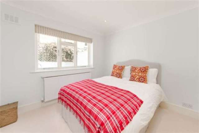  Image of 3 bedroom Detached house to rent in Mirabel Road London SW6 at London, SW6 7EH