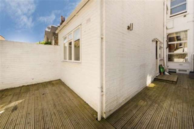  Image of 3 bedroom Detached house to rent in Mirabel Road London SW6 at London, SW6 7EH