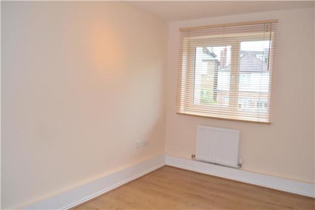  Image of 1 bedroom Flat to rent in Montague Close High Barnet Barnet EN5 at 1 Montague Close Barnet Barnet, EN5 5RW