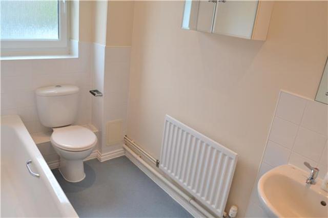  Image of 1 bedroom Flat to rent in Montague Close High Barnet Barnet EN5 at 1 Montague Close Barnet Barnet, EN5 5RW