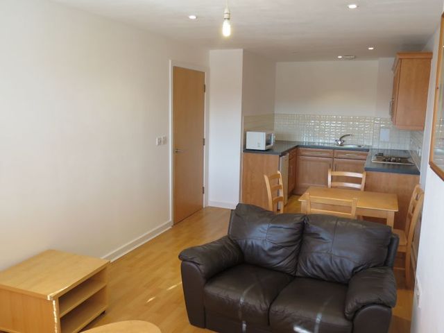  Image of 2 bedroom Apartment to rent in Princess Street Manchester M1 at 136 Princess Street  Manchester City, M1 7AF