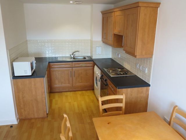  Image of 2 bedroom Apartment to rent in Princess Street Manchester M1 at 136 Princess Street  Manchester City, M1 7AF