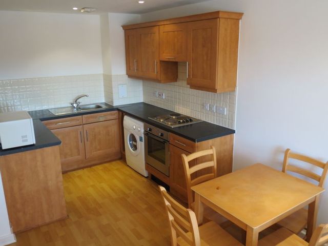  Image of 2 bedroom Apartment to rent in Princess Street Manchester M1 at 136 Princess Street  Manchester City, M1 7AF