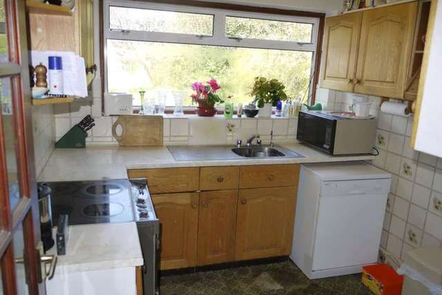  Image of 3 bedroom Semi-Detached house for sale in Montrose Avenue Leamington Spa CV32 at Lillington Leamington Spa Cubbington, CV32 7DR