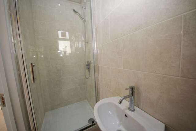  Image of 2 bedroom Flat to rent in Monument Gardens London SE13 at Monument Gardens Hither Green London, SE13 6PY