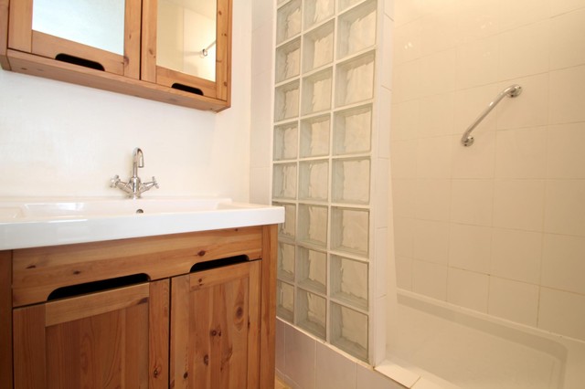  Image of 2 bedroom Flat to rent in Warham Road South Croydon CR2 at 31 Warham Road  South Croydon, CR2 6LJ