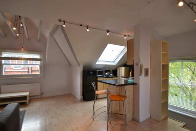  Image of 2 bedroom Flat to rent in Mornington Avenue London W14 at Mornington Avenue  London, W14 8UJ