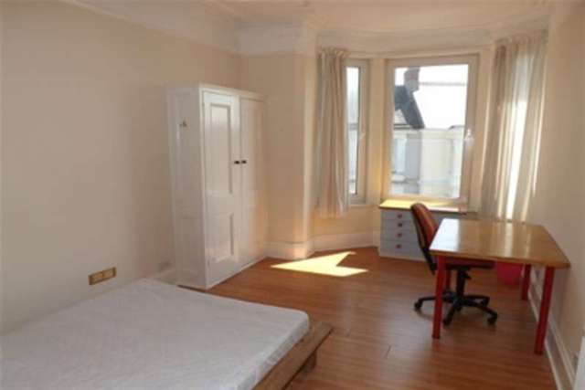  Image of 7 bedroom Detached house to rent in Mount Gould Road Plymouth PL4 at Plymouth, PL4 7PT