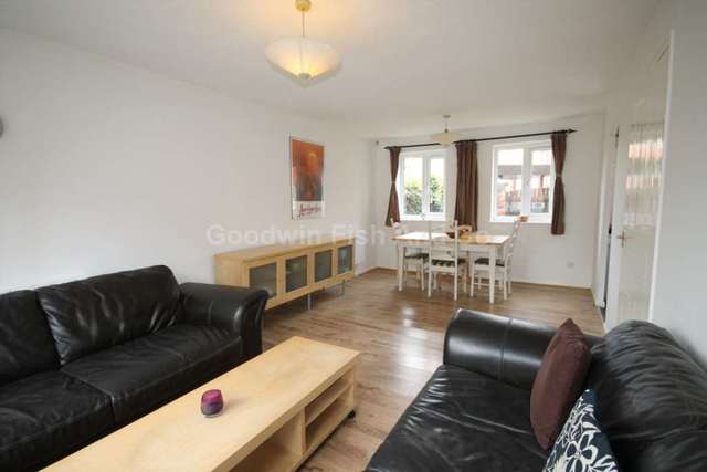  Image of 3 bedroom Apartment to rent in Nash Street Manchester M15 at Nash Street Hulme Manchester, M15 5NZ