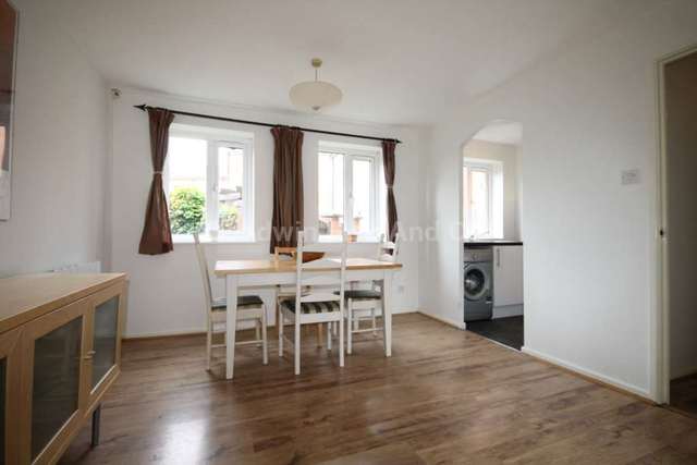  Image of 3 bedroom Apartment to rent in Nash Street Manchester M15 at Nash Street Hulme Manchester, M15 5NZ