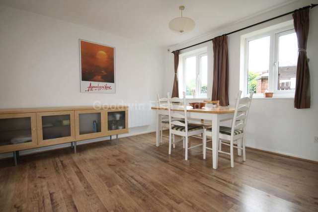  Image of 3 bedroom Apartment to rent in Nash Street Manchester M15 at Nash Street Hulme Manchester, M15 5NZ