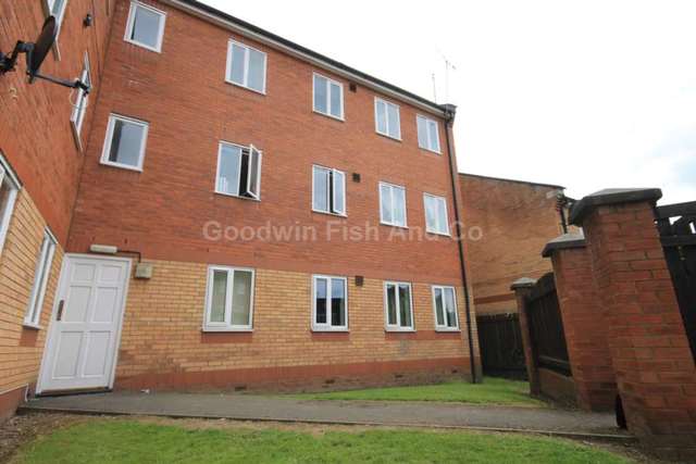  Image of 3 bedroom Apartment to rent in Nash Street Manchester M15 at Nash Street Hulme Manchester, M15 5NZ