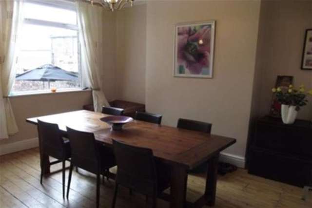  Image of 2 bedroom Terraced house to rent in Navigation Road Altrincham WA14 at Altrincham, WA14 1LW