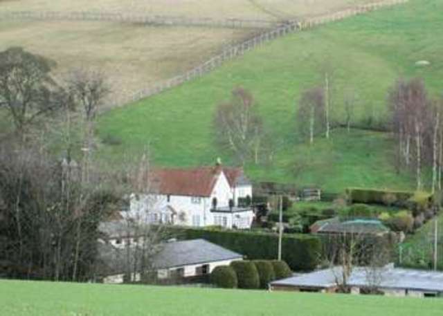  Image of 4 bedroom Detached house for sale in Dunsmore Dunsmore Aylesbury HP22 at Dunsmore Wendover, HP22 6QL