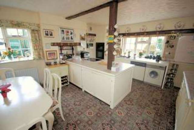  Image of 4 bedroom Detached house for sale in Dunsmore Dunsmore Aylesbury HP22 at Dunsmore Wendover, HP22 6QL