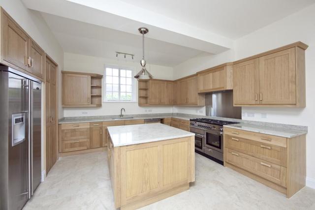  Image of 6 bedroom Detached house to rent in New Road Esher KT10 at 18 New Road Esher Esher, KT10 9PG
