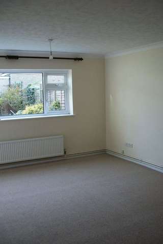  Image of 2 bedroom Ground Flat to rent in Bridlemere Court Newmarket CB8 at Newmarket Suffolk, CB8 9AT