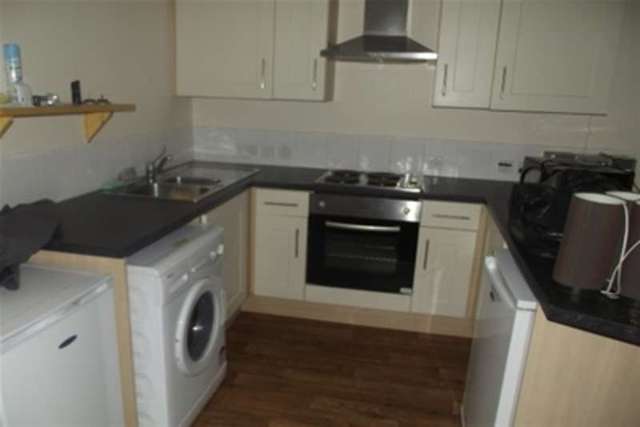  Image of 1 bedroom Flat to rent in Newsham Drive Liverpool L6 at Liverpool, L6 7UG