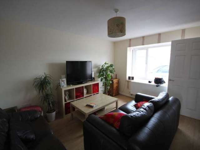  Image of 3 bedroom Semi-Detached house to rent in Newton Street Rochdale OL16 at Rochdale Rochdale, OL16 5LR