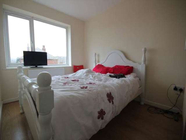  Image of 3 bedroom Semi-Detached house to rent in Newton Street Rochdale OL16 at Rochdale Rochdale, OL16 5LR