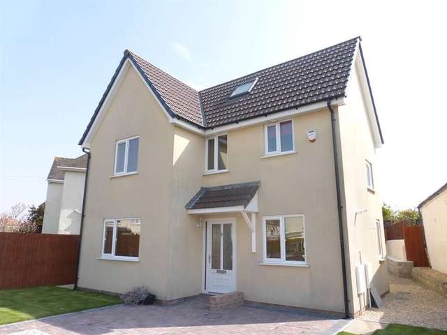  Image of 3 bedroom Detached house for sale in Nicholls Avenue Porthcawl CF36 at Porthcawl  Porthcawl, CF36 5LH