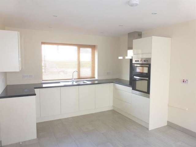  Image of 3 bedroom Detached house for sale in Nicholls Avenue Porthcawl CF36 at Porthcawl  Porthcawl, CF36 5LH