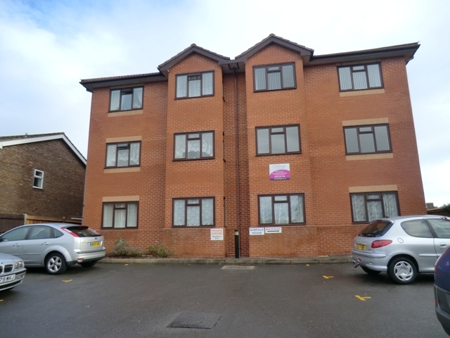  Image of 1 bedroom Apartment to rent in Brockhurst Road Gosport PO12 at Norfolk House 130 Brockhurst Road Gosport, PO12 3BA