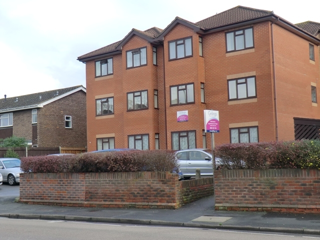  Image of 1 bedroom Apartment to rent in Brockhurst Road Gosport PO12 at Norfolk House 130 Brockhurst Road Gosport, PO12 3BA