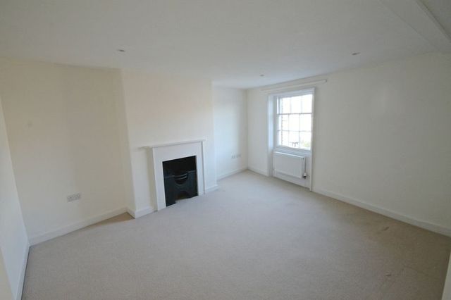  Image of 4 bedroom Terraced house to rent in North Square Dorchester DT1 at North Square  Dorchester, DT1 1HY