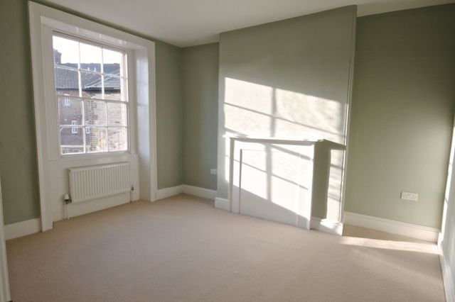  Image of 4 bedroom Terraced house to rent in North Square Dorchester DT1 at North Square  Dorchester, DT1 1HY
