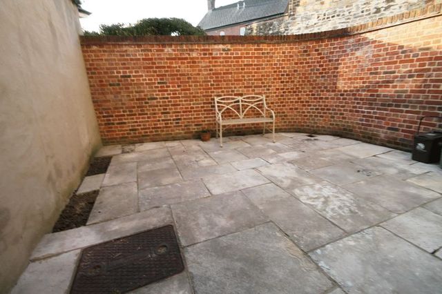  Image of 4 bedroom Terraced house to rent in North Square Dorchester DT1 at North Square  Dorchester, DT1 1HY