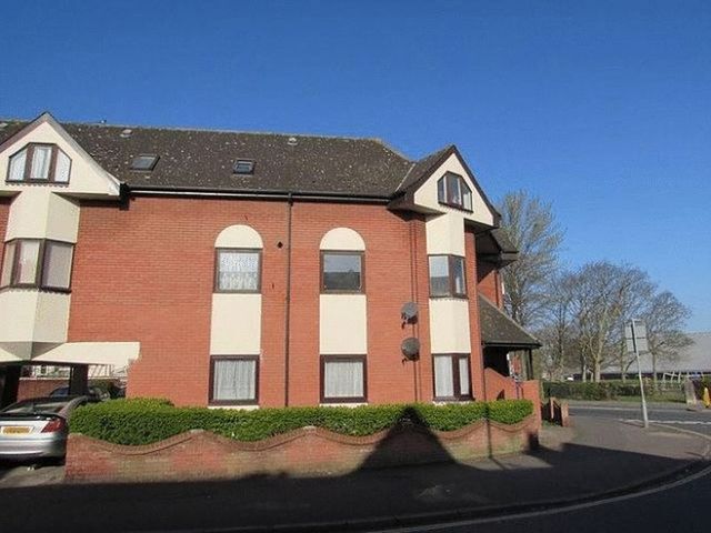  Image of 2 bedroom Flat to rent in Northern Parade Portsmouth PO2 at Northern Parade  Portsmouth, PO2 8SR