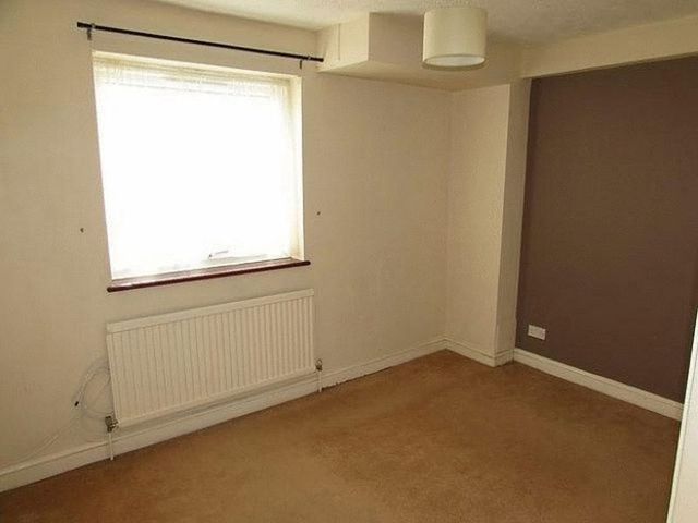  Image of 2 bedroom Flat to rent in Northern Parade Portsmouth PO2 at Northern Parade  Portsmouth, PO2 8SR