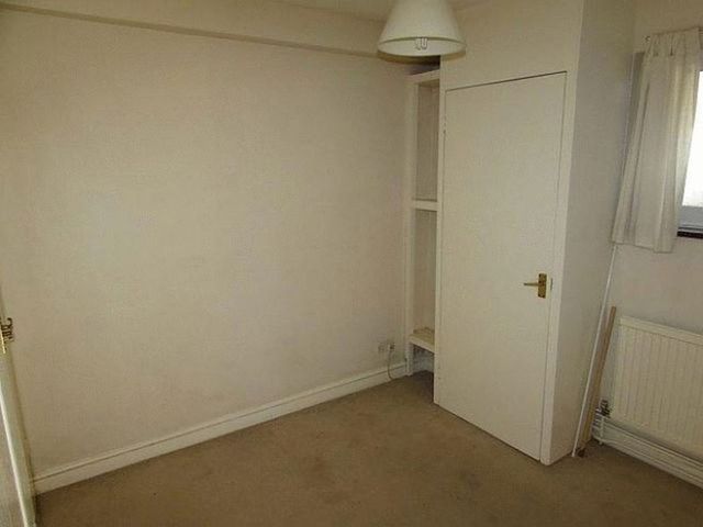  Image of 2 bedroom Flat to rent in Northern Parade Portsmouth PO2 at Northern Parade  Portsmouth, PO2 8SR