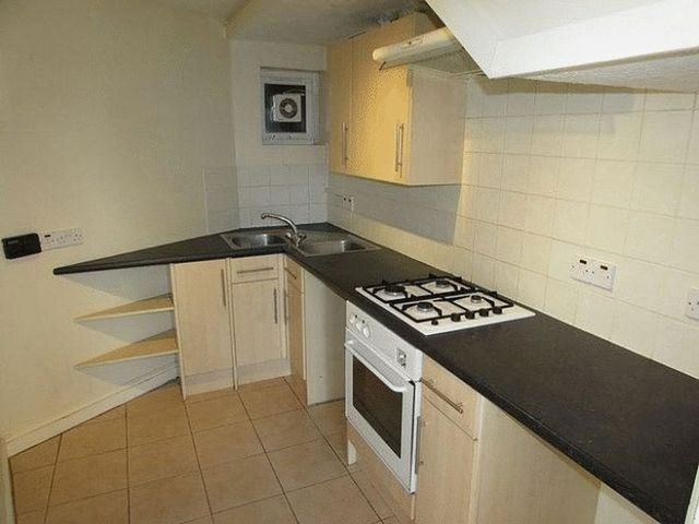  Image of 2 bedroom Flat to rent in Northern Parade Portsmouth PO2 at Northern Parade  Portsmouth, PO2 8SR